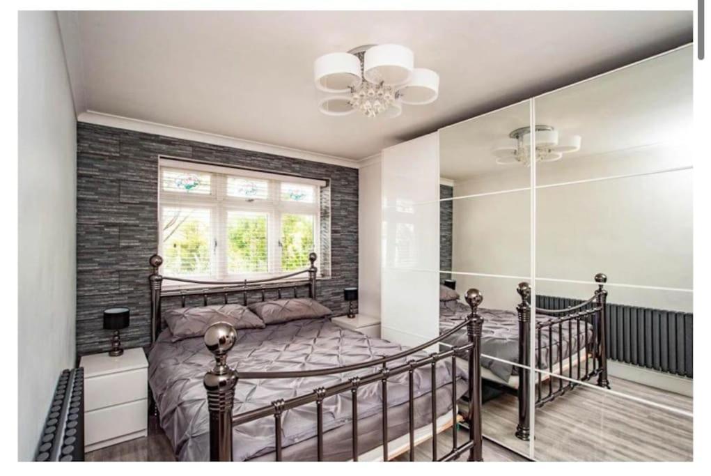 2 Bed - Walking Distance To Harry Potter Studio 沃特福德 外观 照片